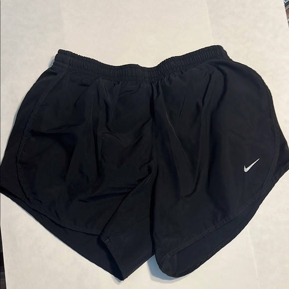 Nike Girls Black Running Shorts - Picture 1 of 3